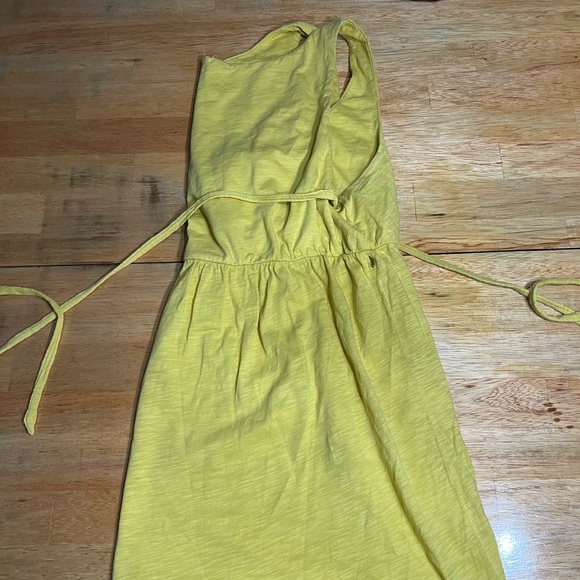 yellow tied top - Picture 3 of 3